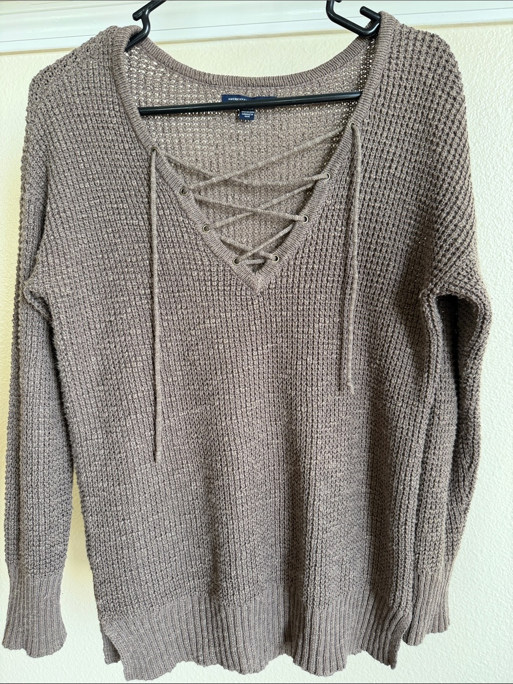 American Eagle Taupe Brown Cozy Waffle Knit Lace Up V-Neck Sweater Size Small